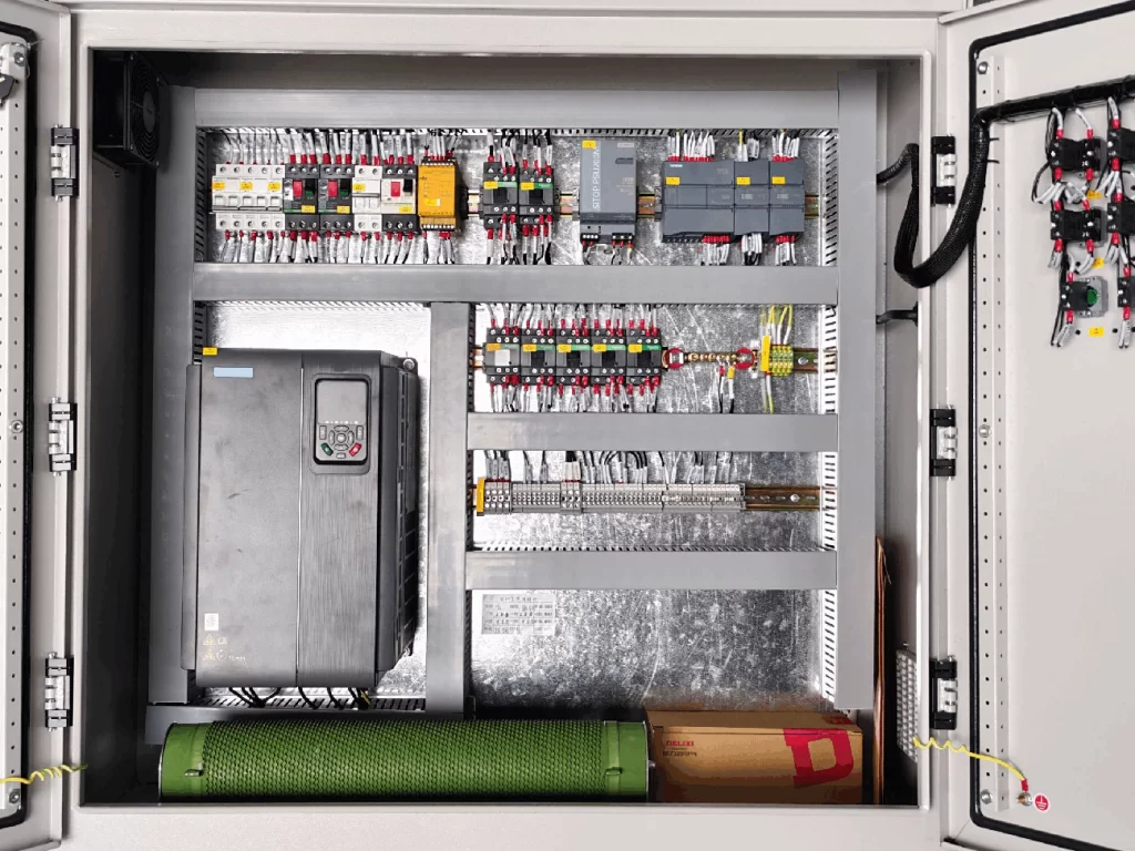 Illustration accompanying Submersible Pump Control Box Working Principle and Installation